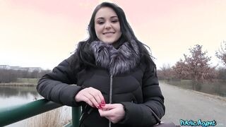 Orosz tini gádzsi pénzért dug