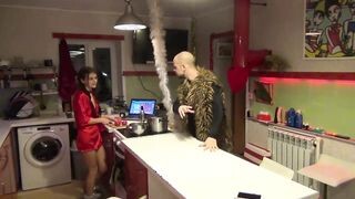 Orosz tini csaj dp-be tolva