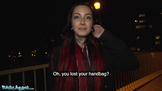 Public Agent - Sharlotte Thorne a kitetovált tini suna
