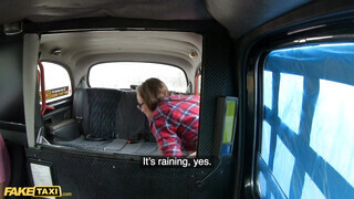Fake Taxi - Lady Bug a fiatal sulis gádzsi