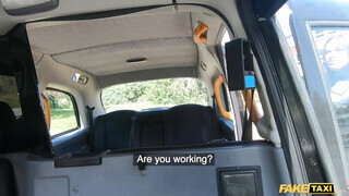 Fake Taxi - Sabien DeMonia a gigantikus didkós kéjnő