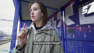Public Agent - Fiatal maca pénzért baszik