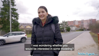 Public Agent - Tiny Tina rábukik a termetes faszra