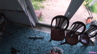 Tetkós orosz tini pipi a medencénél kupakol