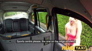 Fake Taxi - Lana Harding a taxissal kúrel