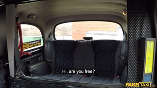 Fake Taxi - Angelina a hátsó ülésen reszel