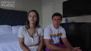 Méretes fenekű tini pipi és a hapsija - Hot Guys Fuck