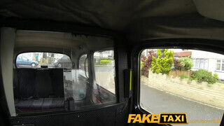 FakeTaxi - egy gyönyörű irodista gádzsi