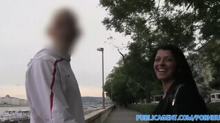 PublicAgent - Vivien Bell a szexy kokeró pipi