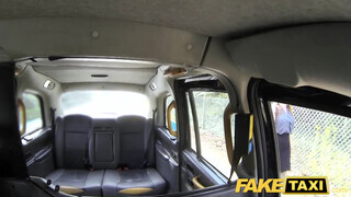 Fake Taxi - idősebb lány óriási kárót akar