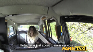 Fake Taxi - cuki göndör hajú nőci még segget is nyal