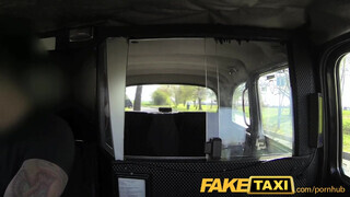 FakeTaxi - ártatlan kicsike tini szuka és a vastag himbilimbi