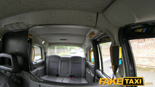 FakeTaxi - Ella Hughes a bájos vörös hajú spiné