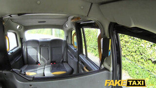 Fake Taxi - Eva Johnson imádja a hatalmas péniszt