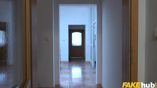 Fake Agent - Josephine Jackson és a termetes cickói