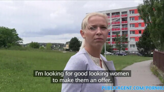 PublicAgent - Karol Lilien benyeli a hatalmas brét