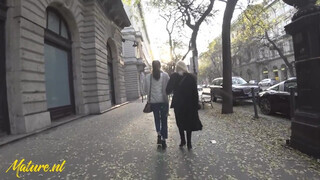 56 éves nő és a tini gádzsi