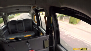 Fake Taxi - Rae Lil a perverz fiatal pipi