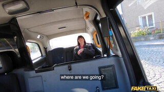 Fake Taxi - Kitetovált olasz maca megdöngetve