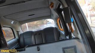 Fake Taxi - Didkó Zerati a méretes didkós francia pipi