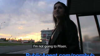 PublicAgent - vonzó ázsiai gádzsi felszedve a buszmegállóban