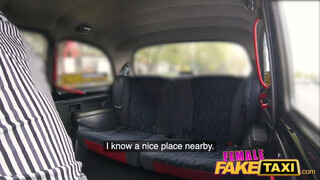 Female Fake Taxi - Nathaly Cherie a méretes mellű taxis maca