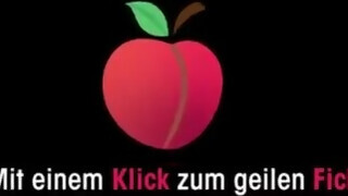 Amatőr kitetovált gigantikus cickós tini csajszika