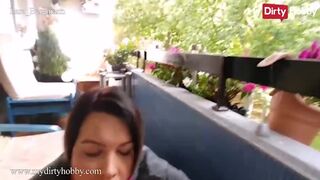 Lara Bergmann forró baletli cumizása megkettyintve termetes faszal