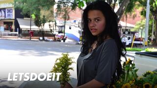 Aranyos fekete milf selena gomez mélyen reszelve brazil muffban